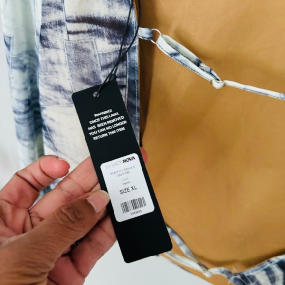 Fashion Nova Open Back Long Sleeve Crop NWT Size XL - Picture 5 of 5